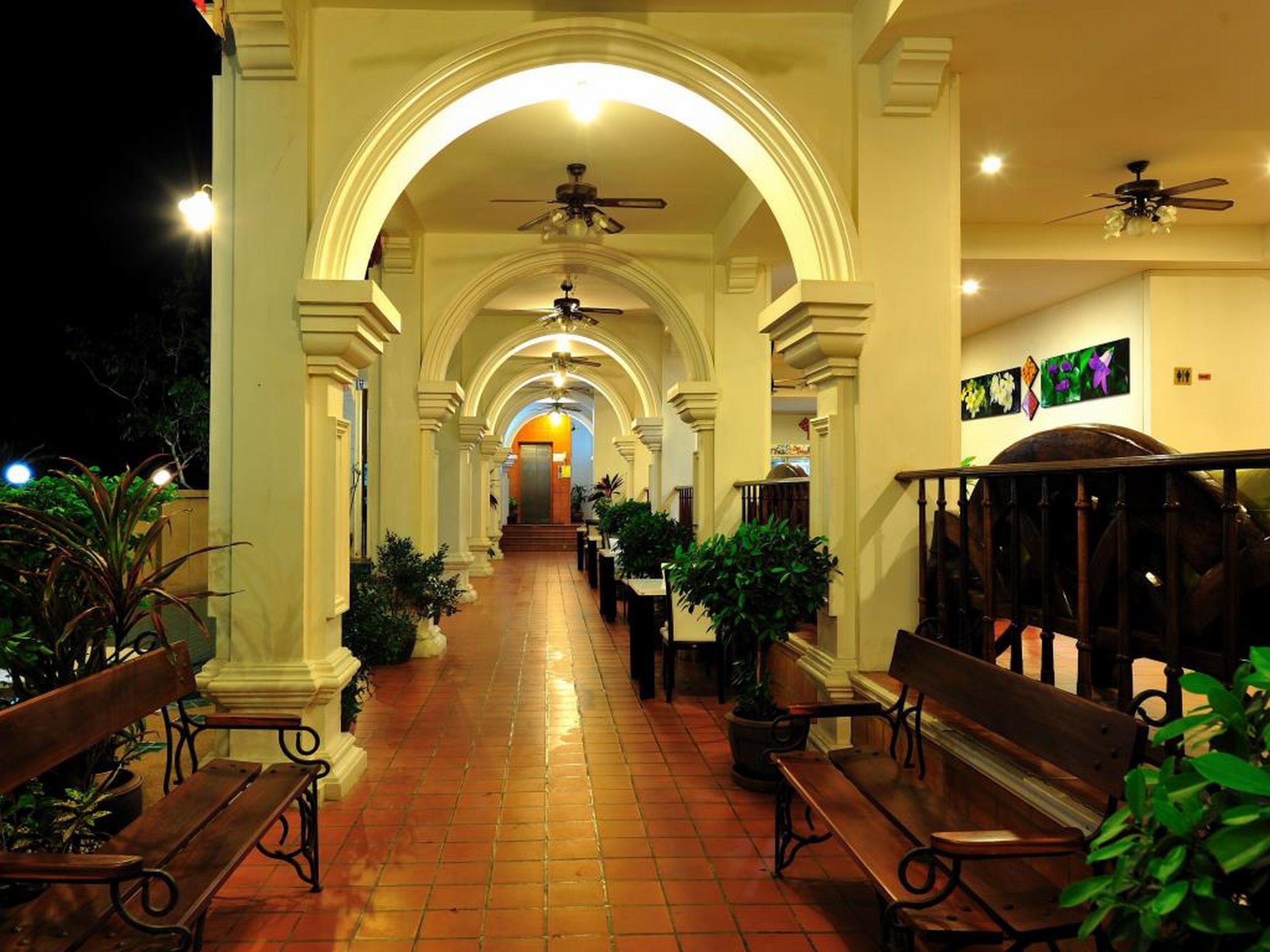 Apk Resort Patong Buitenkant foto