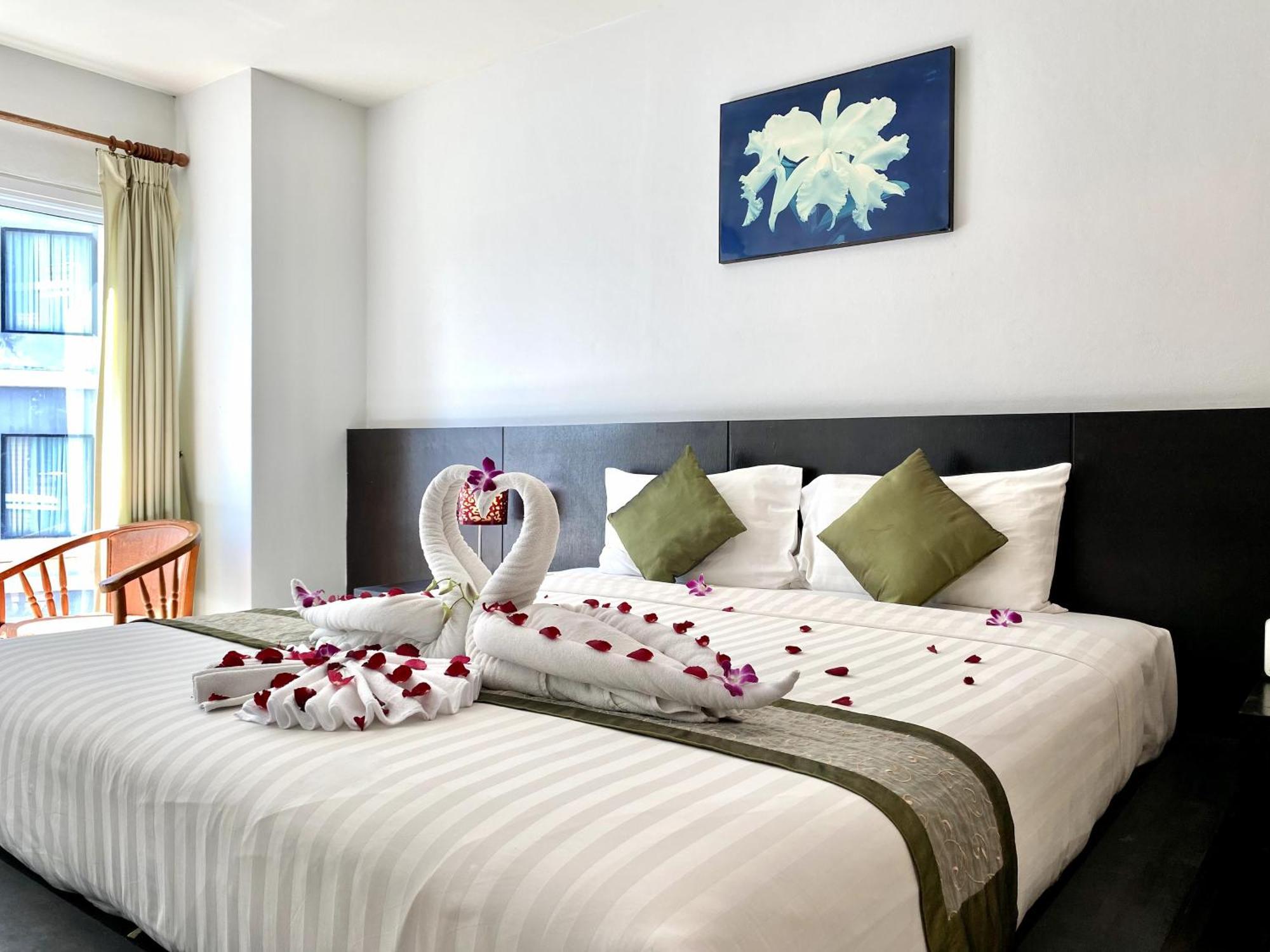 Apk Resort Patong Buitenkant foto