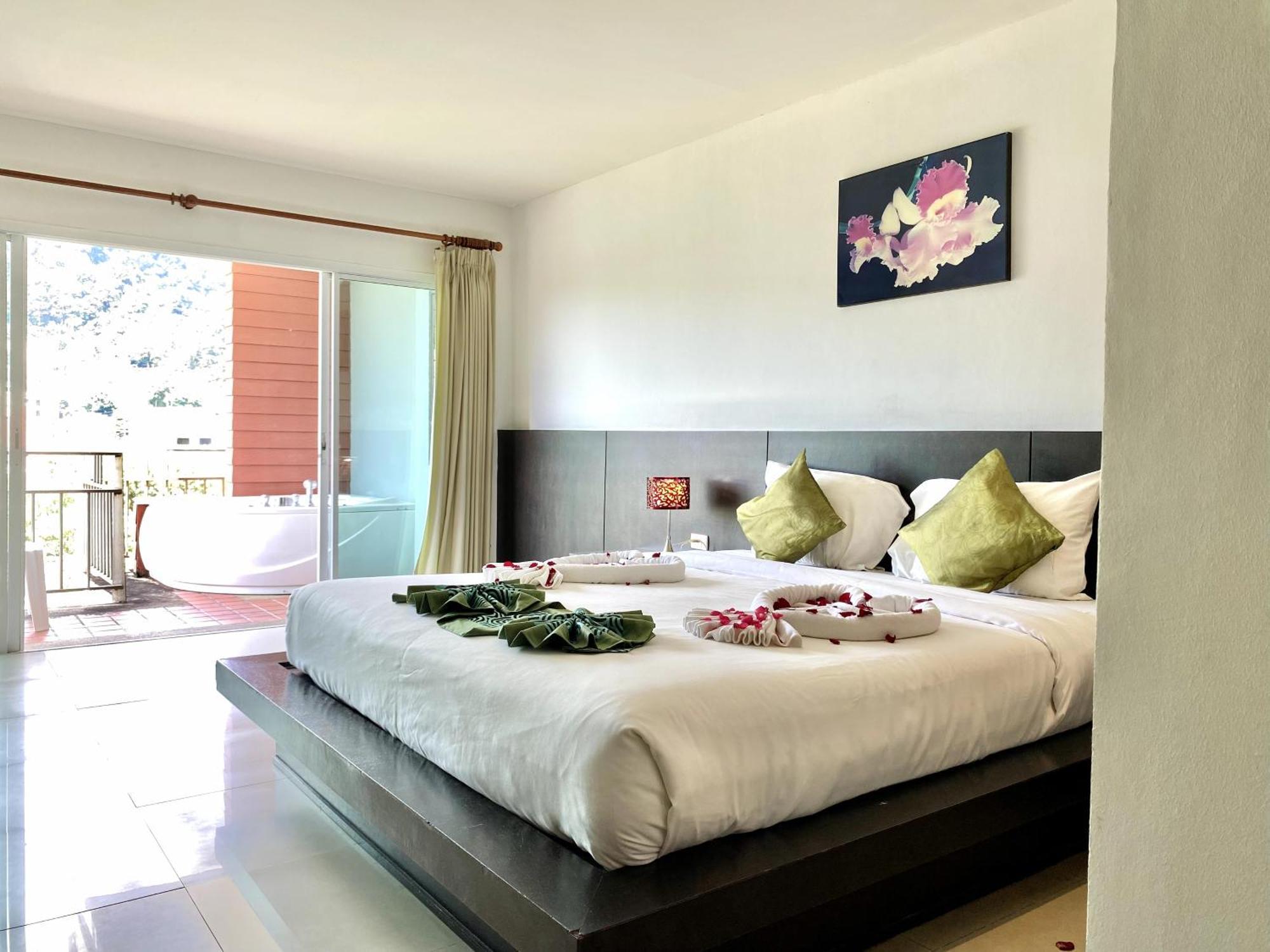 Apk Resort Patong Buitenkant foto