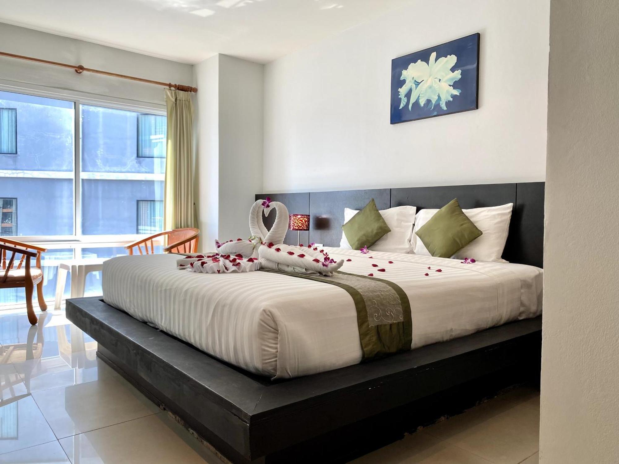 Apk Resort Patong Buitenkant foto