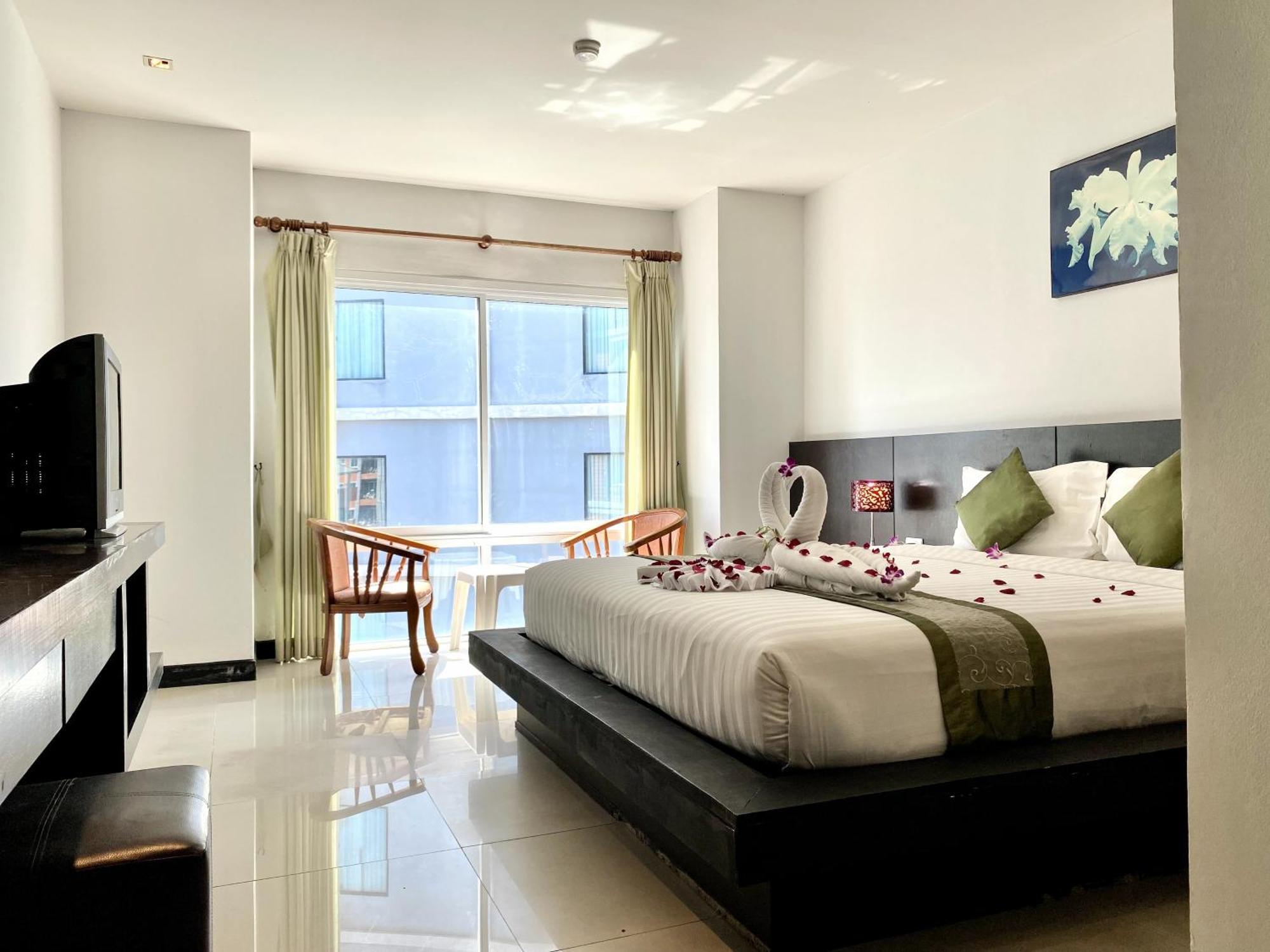 Apk Resort Patong Buitenkant foto