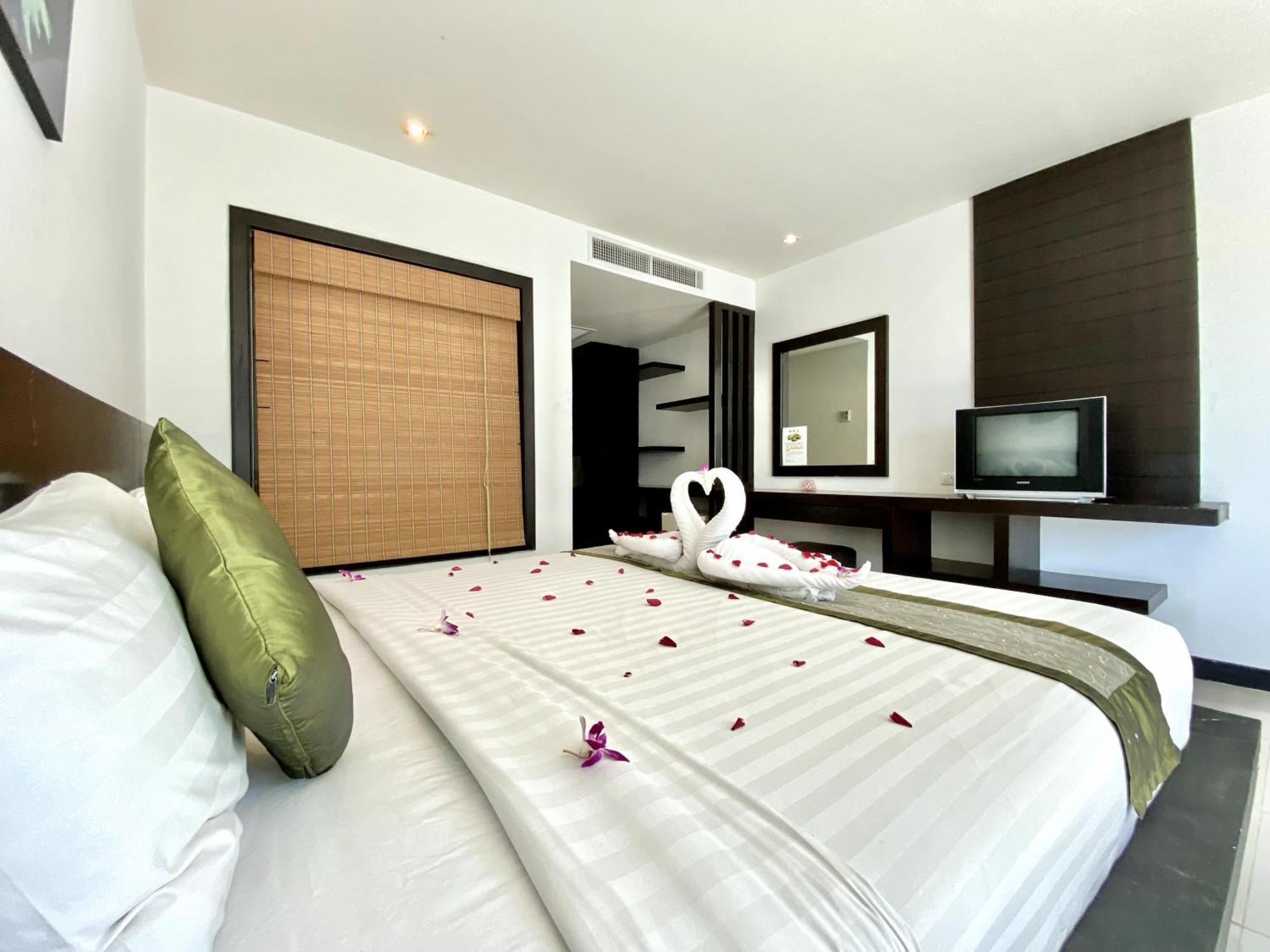 Apk Resort Patong Buitenkant foto